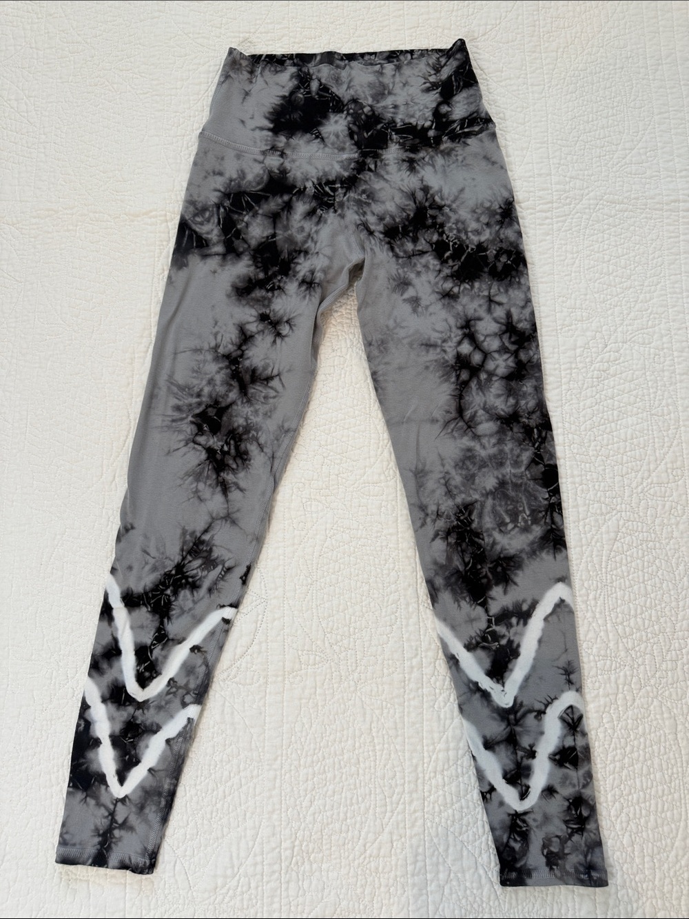 Electric & Rose Tie-Dye Black and Gray Leggings Size M